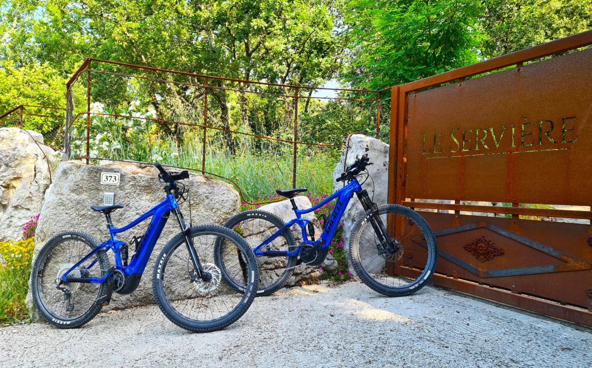 Cabanes Lodges Le Serviere Balazuc Exterior foto